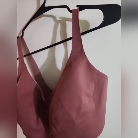 Lululemon Like Nothing Bra - Picture 3 of 6